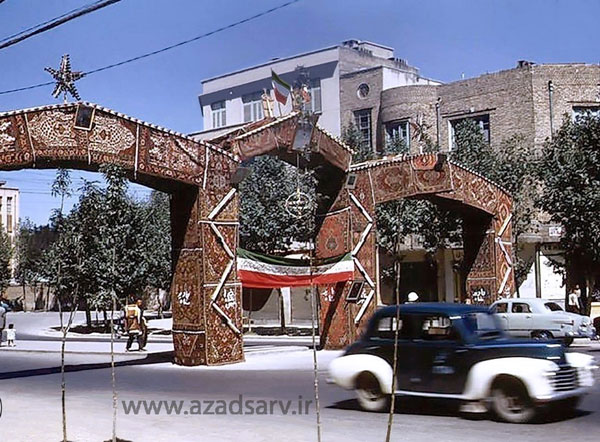 آذین بندی خیابان با فرش طاق نصرت تهران 1335